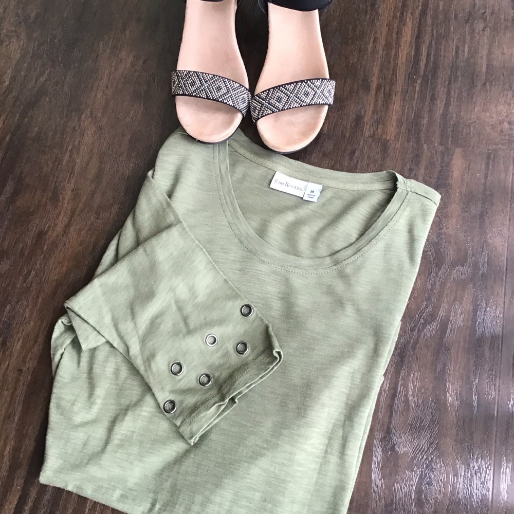 Stylish Top 👚 - Picture 4 of 6